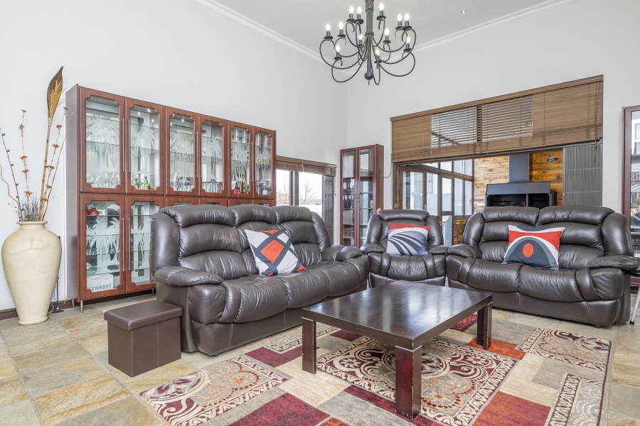 4 Bedroom Property for Sale in Van Riebeeckshof Western Cape